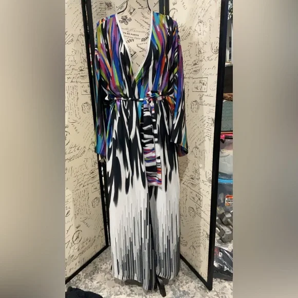 Natori Multicolor Abstract kimono - Picture 2 of 9